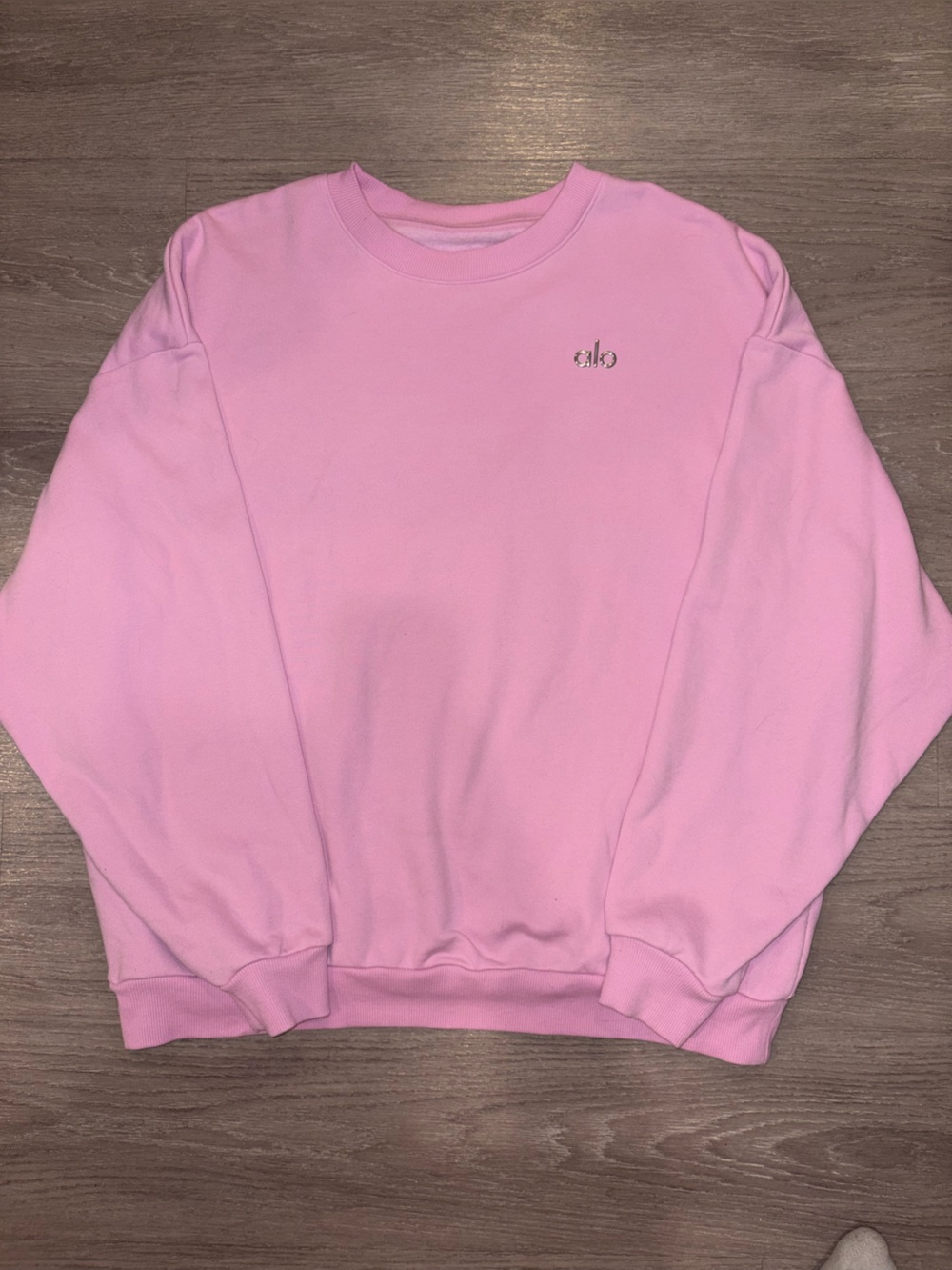 ALO Accolade Crew Neck Pullover- Candy Heart Pink